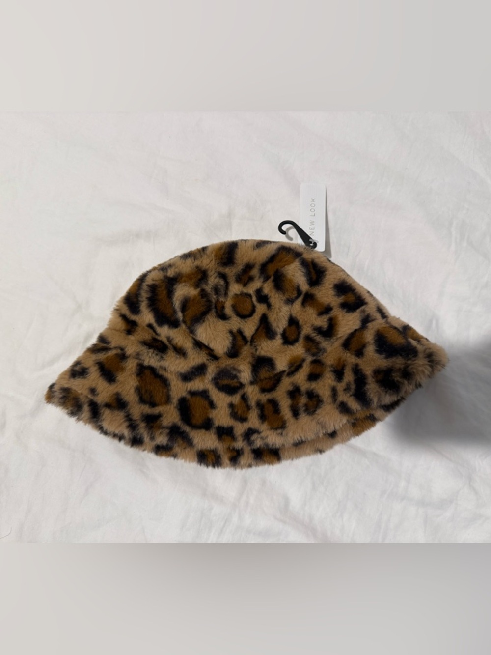 New Look Leopard Print Faux Fur Bucket Hat in Brown and Black